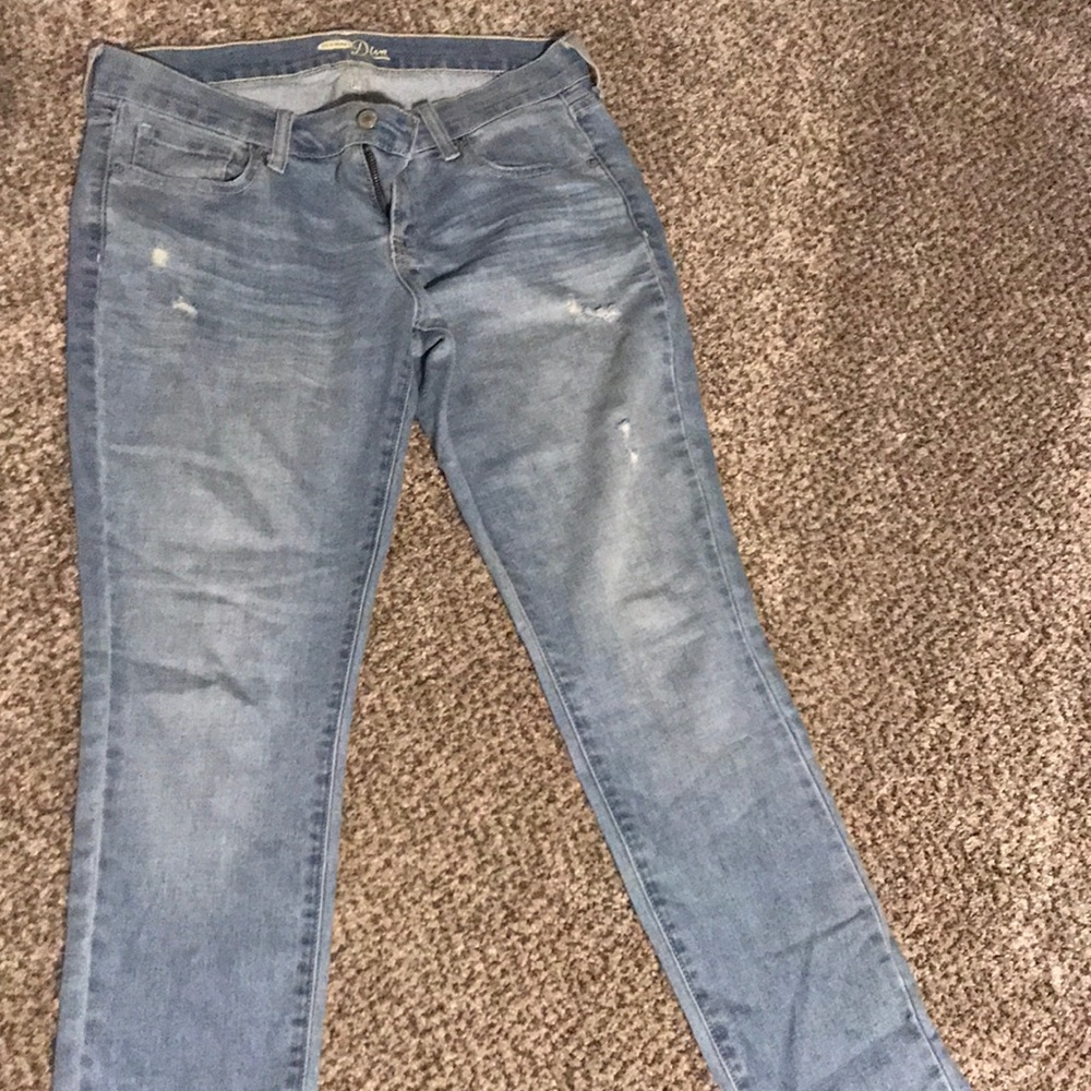 Distressed light wash Diva Jeans